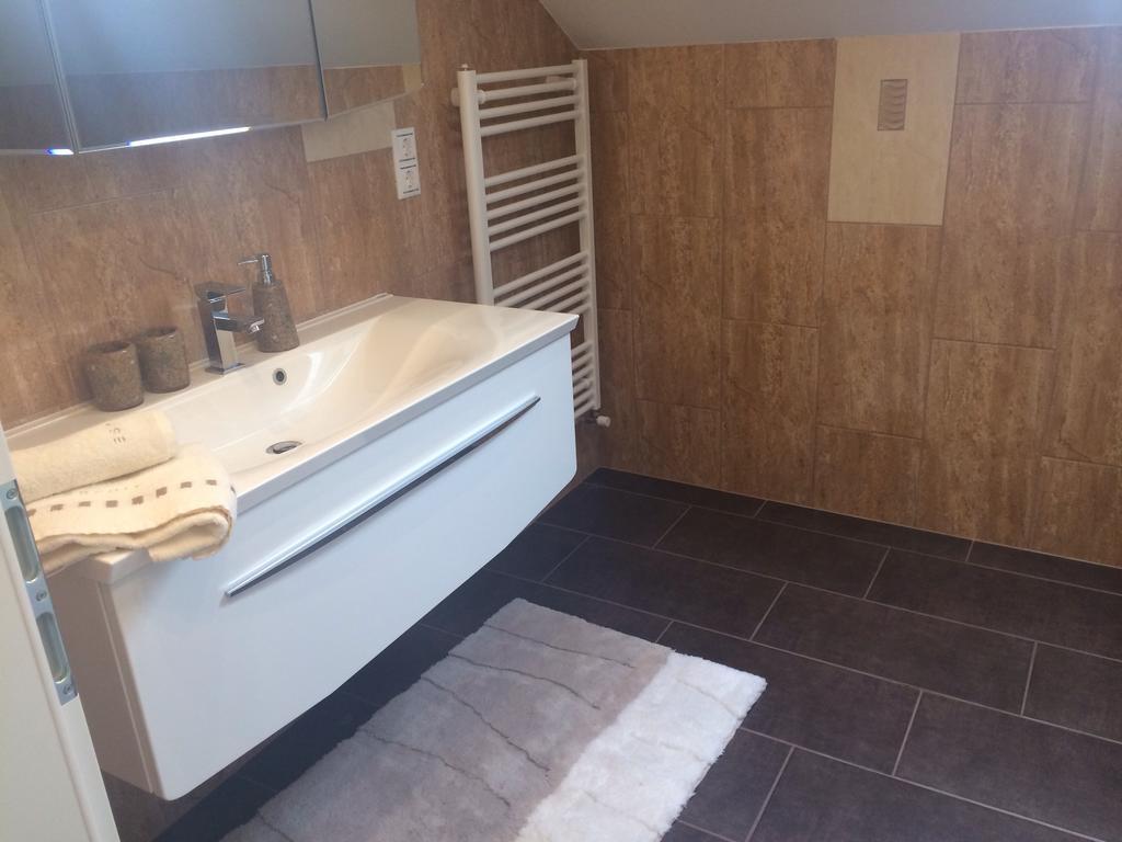 Leiner Apartman Hévíz Szoba fotó