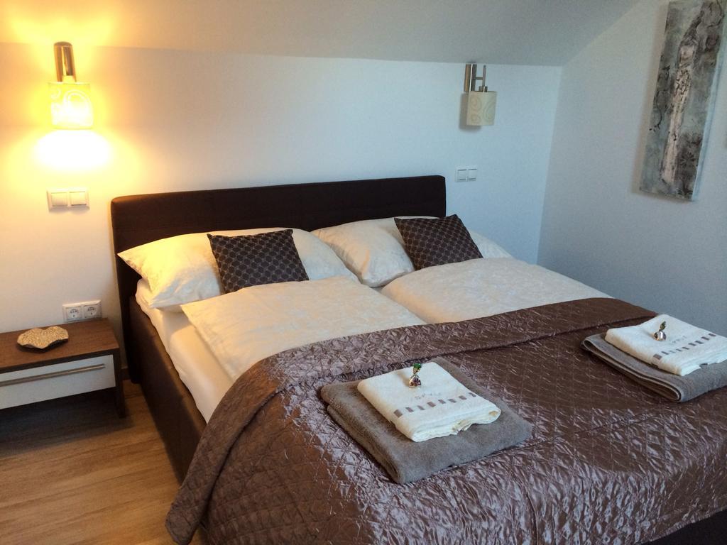 Leiner Apartman Hévíz Szoba fotó