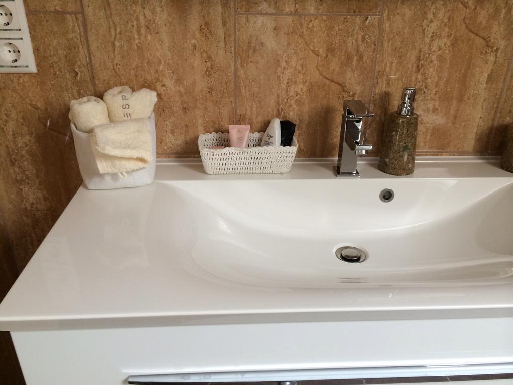 Leiner Apartman Hévíz Szoba fotó