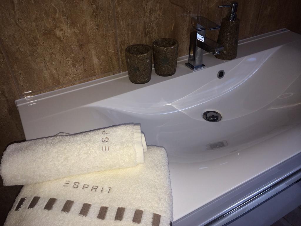 Leiner Apartman Hévíz Szoba fotó
