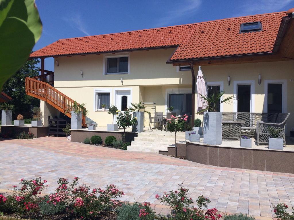 Leiner Apartman Hévíz Szoba fotó