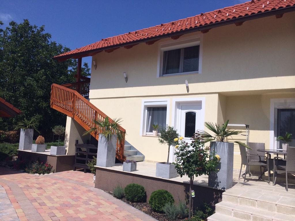 Leiner Apartman Hévíz Szoba fotó
