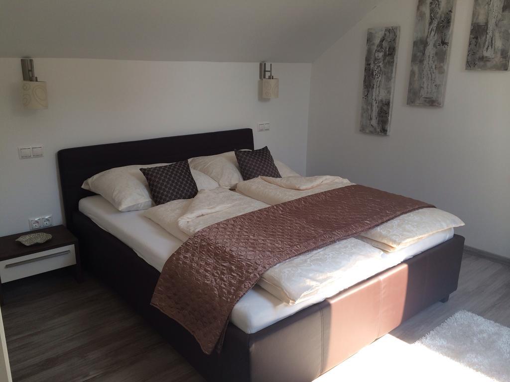 Leiner Apartman Hévíz Szoba fotó